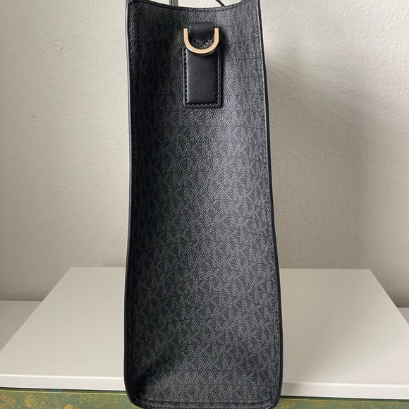 MICHAEL KORS LARGE BLACK TOTE BAG - Picture 4 of 9